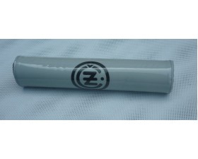 ŘÍDÍTKOVÝ CHRÁNIČ NA HRAZDU - ŠEDÝ + ČERNÉ LOGO ČZ